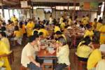 ร้ายก๋วยเตี๋ยวนายเงี๊ยบชื่อดังเมืองนครปฐม ให้ทานฟรีวันพ่อ