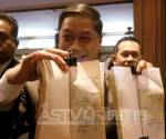“โอ๋” เปรียบ “มาร์ค” ขี้ขโมย ยันคำสั่งปลดทหารมีผล เหน็บ ปชป.ขี้เท่อคว่ำประชามติแก้ รธน.