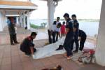 พบศพชายนิรนาม นอนหนาวตายริมโขง