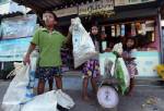 Thai 'scavengers club' turns trash to treasure