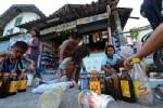 Thai 'scavengers club' turns trash to treasure