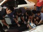 หนุ่มพนักงานขับรถส่งชาวญี่ปุ่น ขับรถเสียหลักชนเสาไฟฟ้าดับ