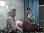 2 ผัวเมีย-ญาติโยมใจบุญช่วย “พระปลัดยอดกตัญญู” บิณฑบาตเลี้ยงแม่-น้าพิการจนสิ้นลม
