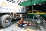 สิบล้อเบรกแตก เสยร้านปะยางรถดับ 1 เจ็บ 3