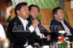 “พงศพัศ” เที่ยวตลาดการบินไทย ชน “เสรีพิศุทธ์” หาเสียง “วรัญชัย” โผล่ร่วมเปิบข้าว