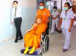 “หลวงพ่อคูณ” เสมหะลดลง อาการโดยรวมดีขึ้น ไม่มีไข้ (ชมคลิป)