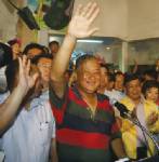 Do you hear the people sing ? Singing  the song of angry  men. ประชามติคนกรุงเทพ   ไม่เอาทักษิณ