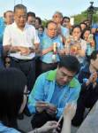 “มาร์ค” บี้ รบ.ฟังค้านกู้ 2.2 ล้านล้าน ชี้หนี้ 50 ปีไม่คุ้ม พร้อมแจง รบ.ขุดแผลยุค “ชวน”