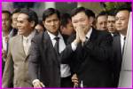 “บอดี้การ์ดหน้าเหลี่ยม” รับนายใหญ่ส่งมา หยอดไม่นานนายกลับ