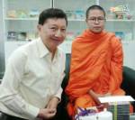 “เมโทรฯ” นำซีดีเพลง "รักพ่อมิรู้จบ" ถวาย  ท่าน ว.วชิรเมธี