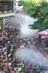 โพลชี้วัยรุ่นแห่เที่ยวสงกรานต์ตามสถานที่เล่นน้ำ ด้านผู้ใหญ่เข้าวัด