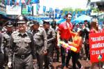 ตำรวจดูแลความปลอดภัยตรอกข้าวสาร-สีลม ช่วงเทศกาลสงกรานต์