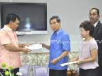 “กิจ หลีกภัย” ร่วม อปท.ตรัง ยื่นหนังสือร้อง รบ.ของบฯ ปี 57 เพิ่ม