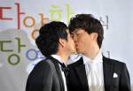 ผกก.เกย์เกาหลีจูบปากแฟนหนุ่มประกาศลั่นระฆังวิวาห์