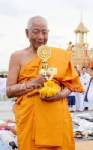 ชาวตรังร่วมยินดี “พระครูอดุลคุณาธาร” วัดโคกหล่อ รับเสมาธรรมจักรพระราชทาน