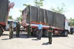 กกล.บูรพา ร่วมกับการค้าภายในสระแก้ว จับข้าวสารลักลอบนำเข้าจากเขมร