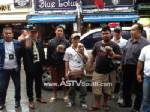 นอภ.กะทู้นำกำลังบุกจับผู้ต้องหา 3 ราย ขณะนำนางอายถ่ายภาพกับนทท.