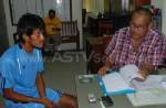 หนุ่มใหญ่หากินง่ายอ้างเป็น ตร.นอกเครื่องแบบ ตบทรัพย์นักเรียน