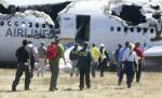 เผยนักบินเครื่องเอเชียนาอยู่ระหว่างฝึกบิน 777 คาดเด็กสาวจีนที่ตายอาจถูกรถกู้ภัยทับ (ชมคลิป)