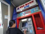ธนาคารกลางระบุชาวพม่ายังใช้บัตรเอทีเอ็มกันน้อย
