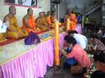 ชาวสงขลา-มาเลเซีย ร่วมถวายเทียนพรรษา