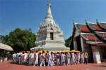 “ห่มผ้าพระธาตุเจดีย์” วัดบรมธาตุวรวิหาร สืบสานงานบุญที่ชัยนาท