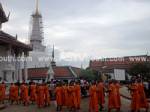 นครศรีฯ คึกคักพุทธศาสนิกชนร่วมเวียนเทียนคับคั่ง