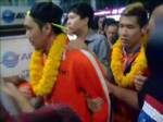 สองนักแบดมินตันวางมวยกันคาสนามแข่งถึงไทยแล้ว (ชมคลิป)