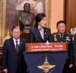 “ปู” นั่งหัวโต๊ะถกสภากลาโหมนัดแรก ทหาร-ตำรวจคุมเข้มรอบกระทรวง
