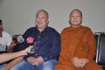 พระโฆษก “สมีคำ” โผล่ดีเอสไอ ยันยังไม่สึก เผยคุยไลน์กันทราบว่าท้องเสีย “ทนายสุกิจ” เตรียมหาช่องทางสู้