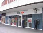 “ธนาคาร HSBC” ลดความเสี่ยง!! แจ้งปิดบัญชีสถานทูตกว่า 40 แห่งใน “อังกฤษ”