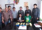 ตร.บ้านลาดจับ 2 หนุ่มเมืองจันท์ขนยาบ้า 36,000 เม็ด คาด่านตรวจขณะนำลงใต้