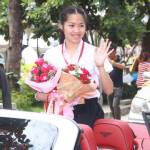 ม.กรุงเทพธนบุรี แห่ "เมย์" ขึ้นเบนท์ลีย์-ฉีด 3 แสน