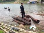 ป่าไม้กาญจน์บุกยึดไม้แดง-ประดู่ใต้น้ำได้อีกกว่า 30 ท่อน มูลค่านับแสนบาท