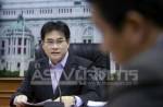 วิปค้านฉะ “ค้อนแดง” หนุน “ปู” หนีสภา จ่อยื่นญัตติด่วน บี้ รบ.ปล่อยข้าวแพงยางถูก