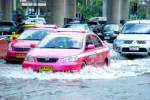 “บก.จร.” เตือนผู้ขับขี่ระวังอุบัติเหตุฝนตกถนนลื่น