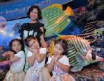 สามสาวเซเลบน้อยแห่งบ้านสุริยะ...พอคุณแม่สั่งแอ็ค...ท่ามาทันที