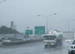 ฝนตกหนักต่อเนื่องคาด “นารี” เคลื่อนสู่ไทยทำ “ชายหมู” โพสต์เฟซฯระวังการเดินทาง