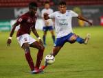 โปลิศเซอร์ไพรส์ยิงฉลามดับ 3-1