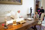 ซูจีเข้าเฝ้าสมเด็จพระสันตะปาปาฟรานซิสที่นครรัฐวาติกัน