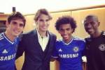 "นาดาล" เริงร่าแชะภาพแข้งสิงห์บลูหลังเกม