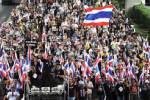 “บลูมเบิร์กบิสซิเนสวีค” ชี้ “ประเทศไทย” ยังติดหล่มการเมือง เพราะมี “นักเลือกตั้ง” ที่ไม่รู้จักคำว่า..ยอมแพ้”