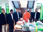 พศ.นำภัตตาหารแห้ง-น้ำ ช่วยพระเณรวัดเบญจมบพิตรฯ