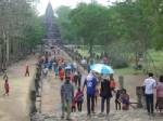 นักท่องเที่ยวไทย-เทศ แห่ชมปราสาท สัมผัสอากาศหนาว “เขาพนมรุ้ง”