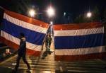 รอยเตอร์ตีข่าว “กองทัพ” ยังคงสงวนท่าที - กระแสประท้วงในไทยส่อแผ่วลงท่ามกลางความรุนแรงช่วงสุดสัปดาห์