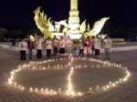 นปช.อุบลฯ จุดเทียนประท้วงศาลแพ่ง ห้าม ศรส.สลายการชุมนุม