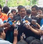 “เหลิม” อ้างคนก่อเหตุรุนแรงหวังดึงทหารปฏิวัติ แย้ม “ปู” ยื้อคดีจำนำข้าวได้อีกนาน