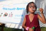 UNICEF Photo of the Week : พื้นที่สร้างสรรค์สำหรับเด็กจากภัยไต้ฝุ่นไห่เยี่ยน