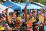 กปปส.ยังเคลื่อนกดดันรัฐบาล “หลวงปู่” ขึ้นป้ายรูป “ธาริต” ตามหาคนหาย