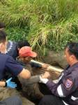 ระทึก! ชายถูกขังในโลงศพนานเกือบสัปดาห์ ประทังชีวิตด้วยฉี่และน้ำฝน